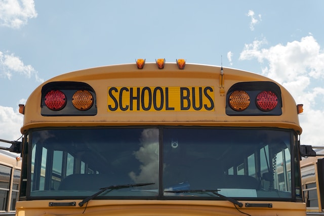 Cinco beneficios del transporte escolar en la etapa primaria que no sabías